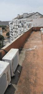 Impermeabilização de caleiras para prevenção de infiltrações